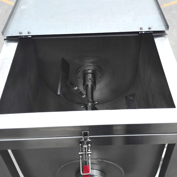 半自動醬料灌裝機-小型醬料灌裝設備細節(jié)展示 半自動醬料灌裝機-小型醬料灌裝設備細節(jié)展示